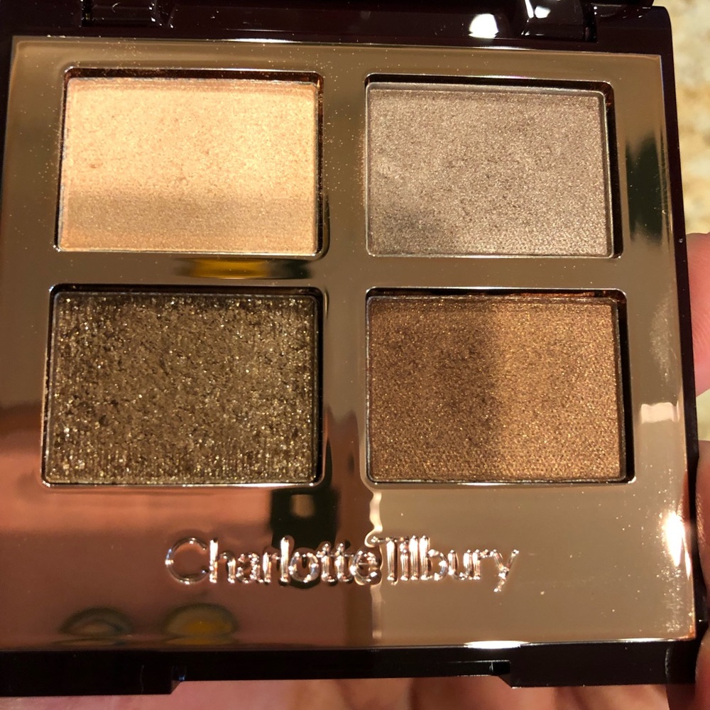 ❌ SOLD Charlotte Tilbury golden goddess eyeshadow quad swatched one time